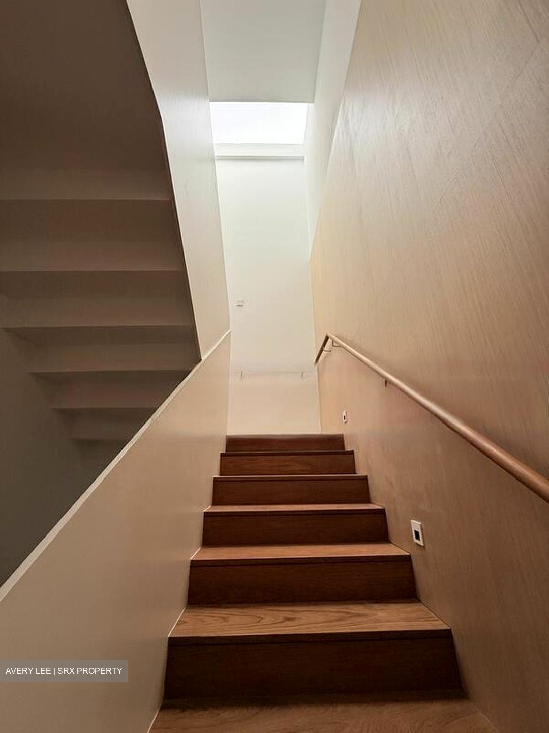 MARYLAND DRIVE (D10), Terrace #464980051